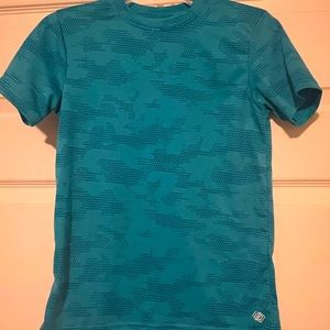 Zelos athletic shirt boys size small